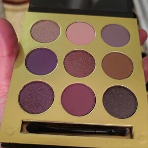 Pallette eye shadow